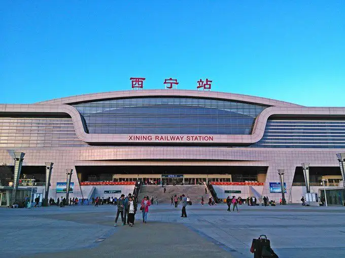 东莞到西宁物流公司专线-大件运输物流公司「食品运输」2025排名一览